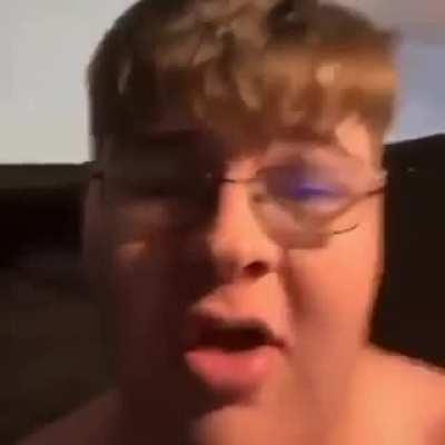 why does the guy look like 'CallMeCarson'