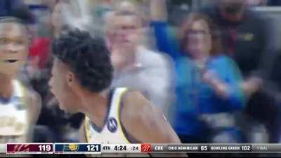 [Highlight] Aaron Nesmith detonates all over Jarrett Allen for the poster dunk!