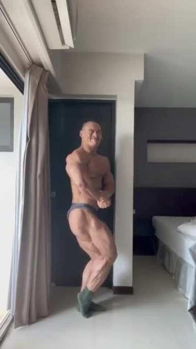 One of the smallest waists and impressive physiques I’ve seen in awhile