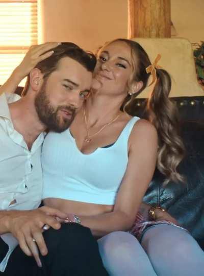 Shailene Woodley has legs for days