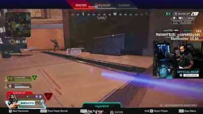 I got teamed up with ShivFPS, he gets knocked, he sees me using P2020, he leaves🥲....but.... little did he know that I actually managed to kill those 2 players 💪😂👌