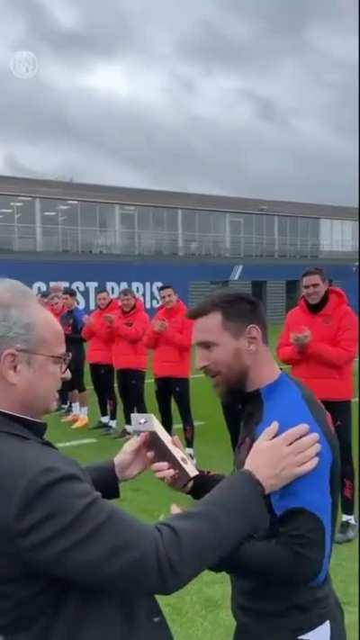 Omedetou, Messi-kun 👏