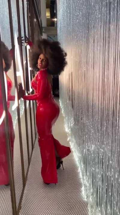 Amara La Negra