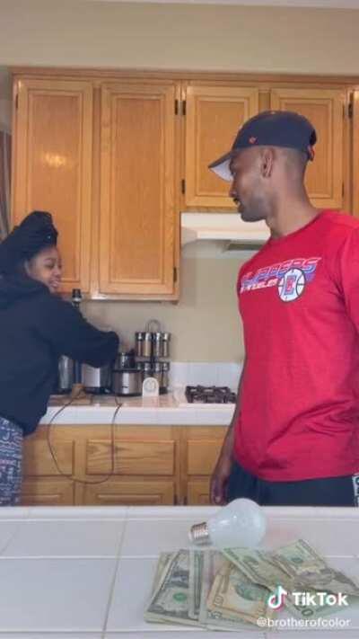 He: what black magic fuckery is this ?