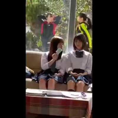 Japonya'da okul hayatı anime tadında yaşanıyor :( AĞLAMIYORUM