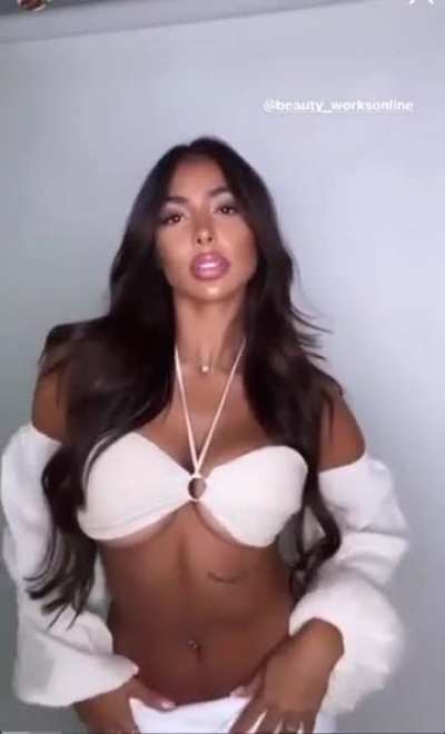 Look at that belly🤍