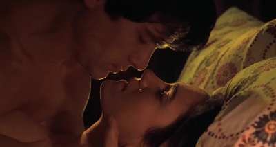 Jennifer Connelly nude - Waking the Dead (2000)