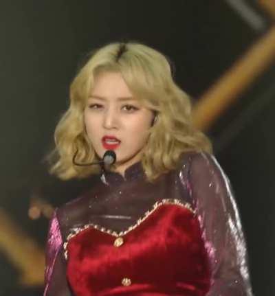 Stunning Jihyo (ft. TWICE)