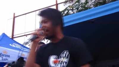 This MUST be the BEST SOBER Danny Brown Concert EVER.. No Words for his strong delivery on this one...