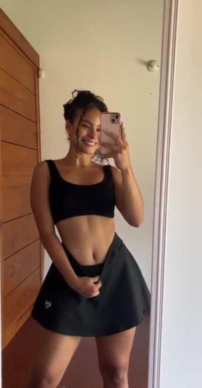 Emi (@xemily.smilesx)