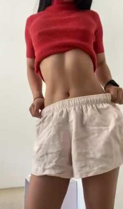 Putting on a show for you [gif]