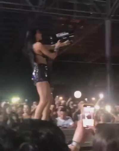 HMC while I shoot confetti
