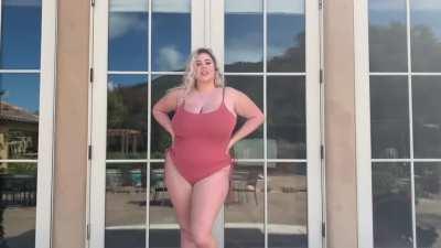 Lauren Sangster (IG: @lo_sangstaaa)