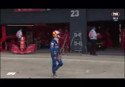 Sainz is one tall boi