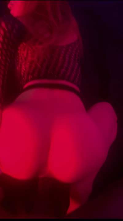 28 BBC I'm in SLC for the night any ladies down to pull up to my job for a quickie?