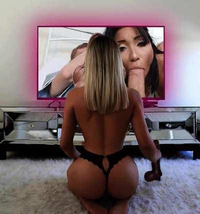 WEEKEND. Lock yourself away from this cruel boring world, grab your best toys. Worship. Two days of worship is the least you can do