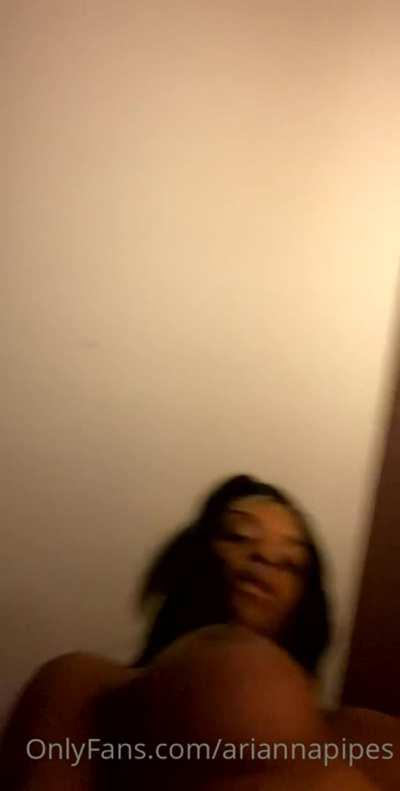 TS Ariana Pipes