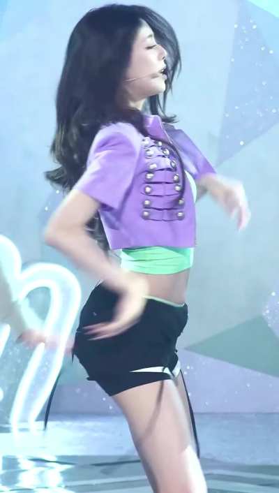 ITZY - YUNA
