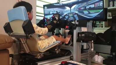 Here's the future F1 driver. Possible? Impossible? (SC2 PRO + TLCM + 2DOF + Wind Generator)