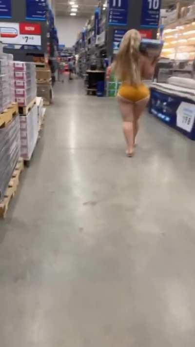 she’s goes out in public like that?🤤