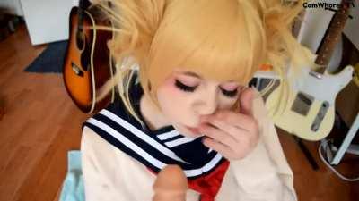 Cute Himiko Toga from My Hero Academia Cosplayer Shows Off Her Blowjob Skills