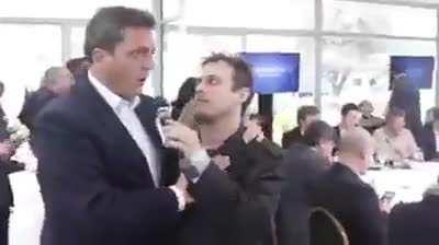 Se puso nervioso Massa