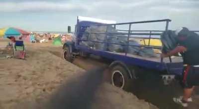 Villa Gessel, Mar del Plata o alguna playa argentina llega siquiera a ser superior que la PEOR Playa del Uruguay (Playa Capurro) ?