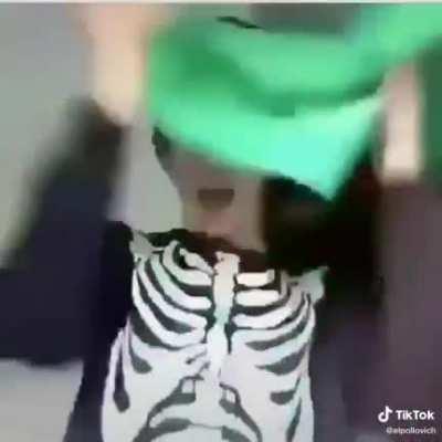 Alta joyita me encontré, viejardo igual