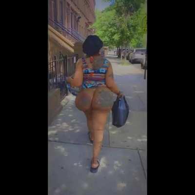 Huge Tatted Jiggly Ass