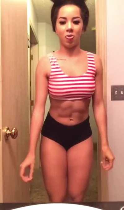 Brittany Renner Twerking in Booty Shorts on IG Live 🍑