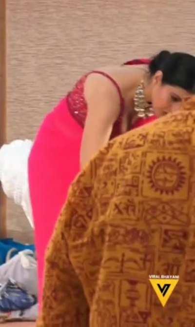 the queen of mommies bends to straighten up few cocks . I believe all the uncles there had a bz night wanking to Mother Milf Kajol