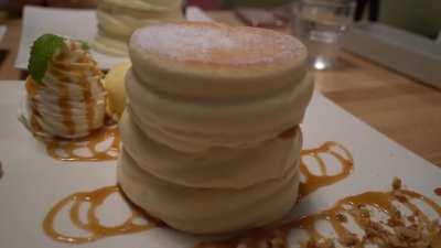 Fluffy pancake jiggle