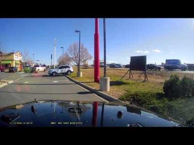 Caught this idiot 30 minutes after installing my dashcam...