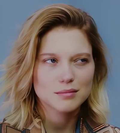 Léa Seydoux's favorite emoji 😜
