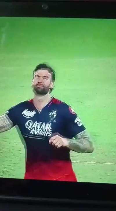 Itna lamba admi OUT kaise ho gaya