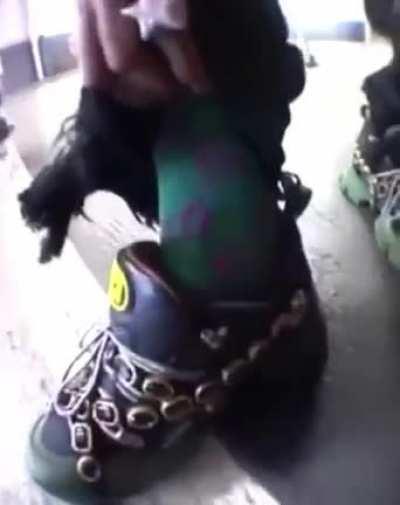 Nah hollon this kinda fye😭😭