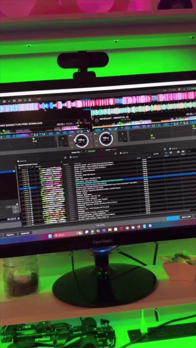 My new set is GROSS 🫨 I can’t wait to hear it on the loud system! ✨