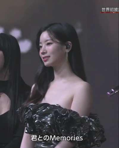 Dahyun lip-synching Chaeyoung's part in her song 