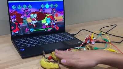 Friday Night Funkin With BANANAS.