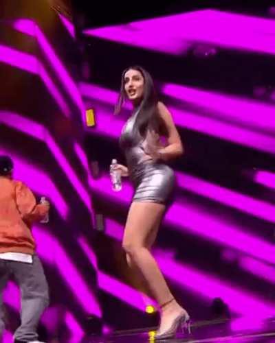 nora silver-short-dress-paag-water-dance-highlights-paag-cheeks