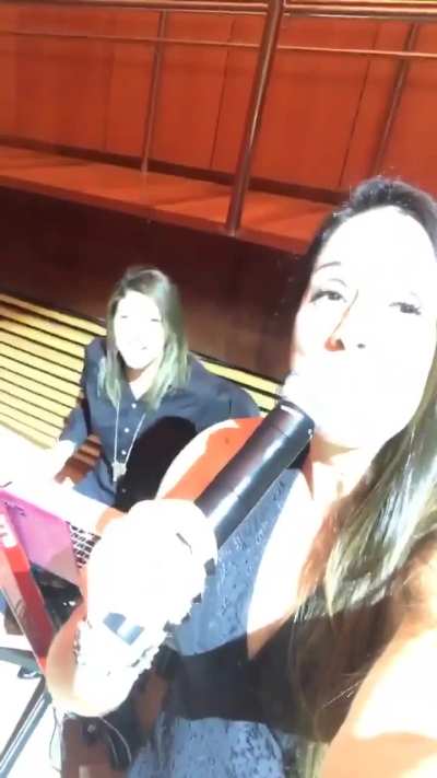 Aconteceu algo chato na arena Roberto Carlos né?