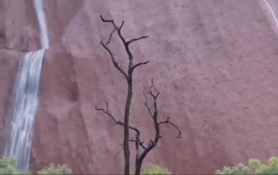 🔥Uluru (Ayers Rock) during downpour