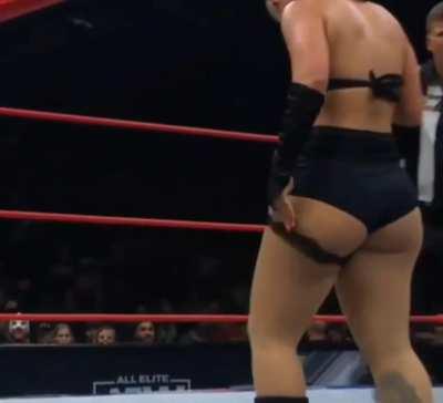 Toni Storm 