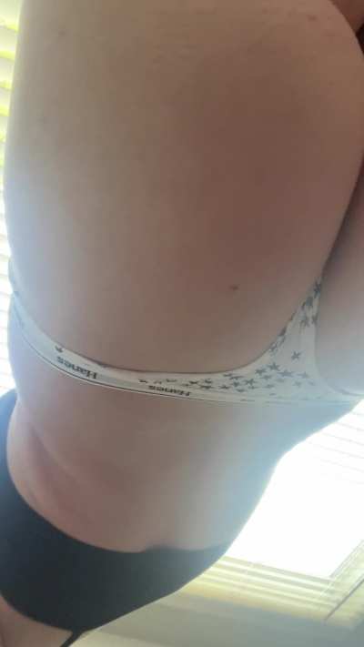 My ass looks great this time, very slim-thicc imo