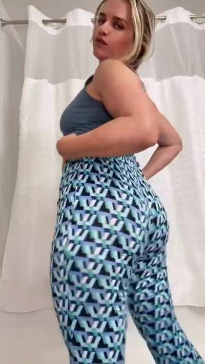 Dancing to my own rhythm in these fabulous flares;)