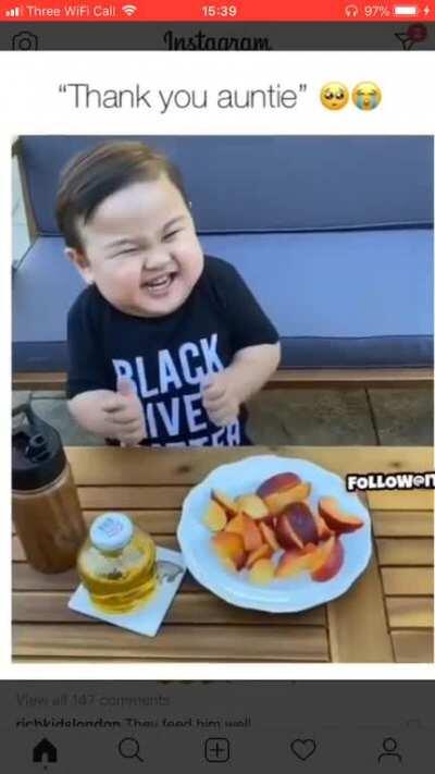 When Khalyla orders in a fresh batch of Lou Malnati’s