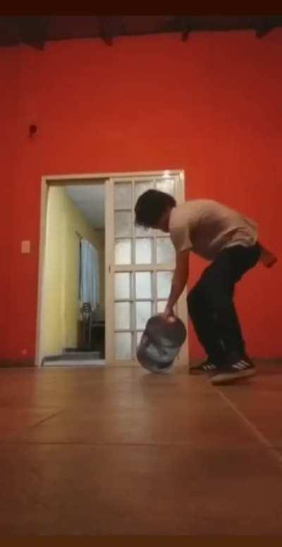 Mi viejo: andá jugá con el hijo del vecino El hijo del vecino: