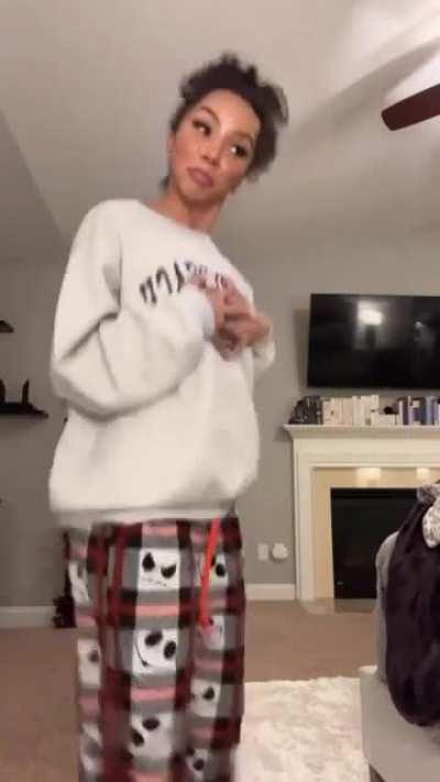 Brittany Renner @bundleofbrittany