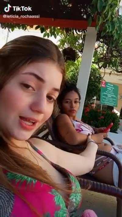 Leticia Rocha Assi (18 Anos)