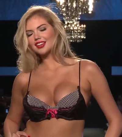 Kate Upton's sizzling tits